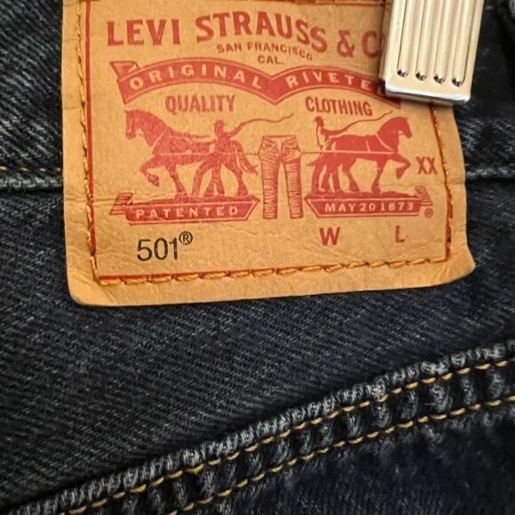 Levi’s Button Fly 501 shorts. Size 27. - Picture 10 of 13